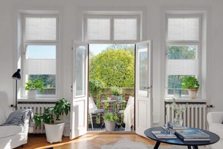 Lichtregulierung mit Plissees im Vergleich zu anderen Sonnenschutzsystemen